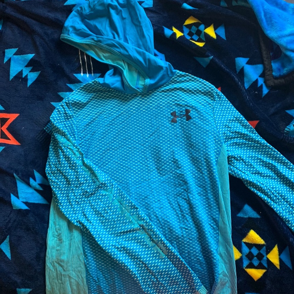 Under Armour youth large heat gear blue